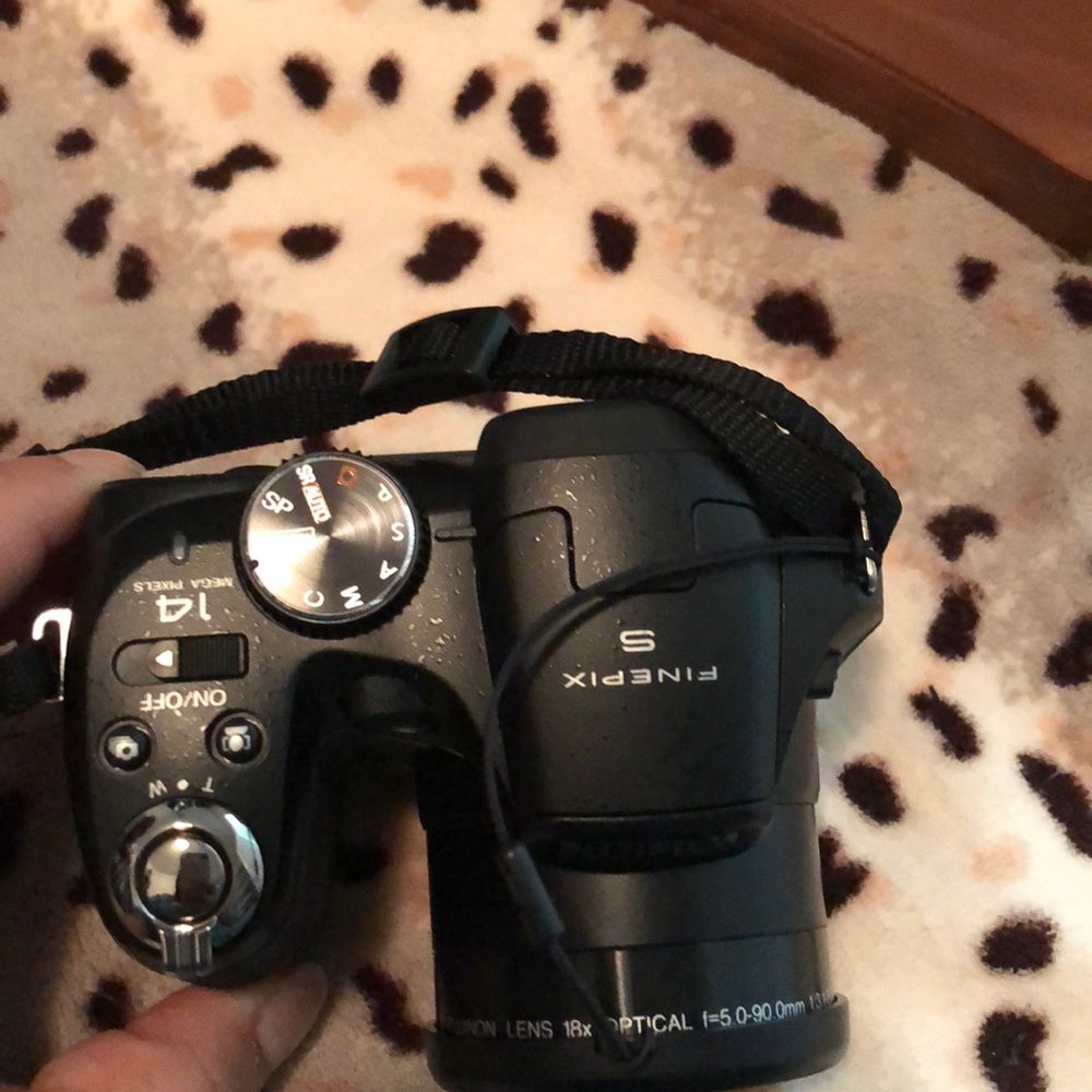 Fuji camera - Picture 2 of 6